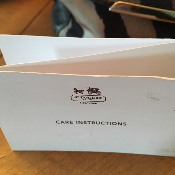 Coach Bag - Picture 4 of 5